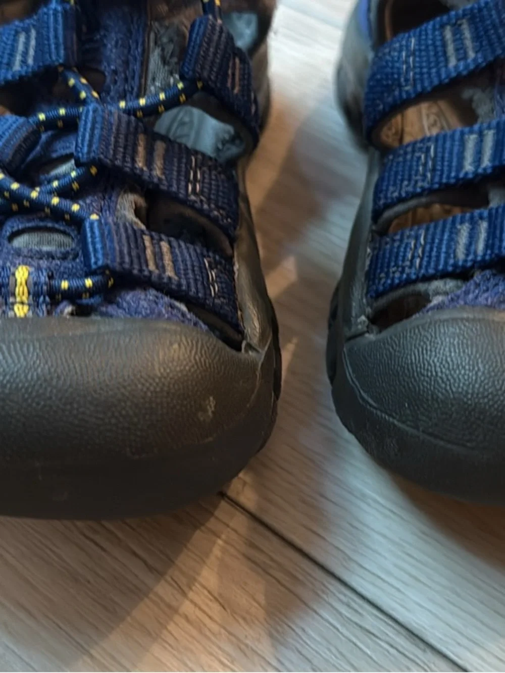 KEEN toddler sz 9 Blue Closed-Toe Sandals